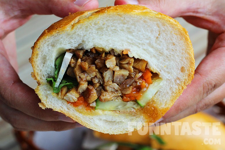 Puchong banh mi cafe Banh Mi