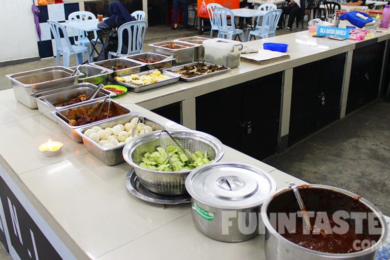 Food Review: Nasi Lemak Wanjo @ Kampung Baru, Kuala Lumpur
